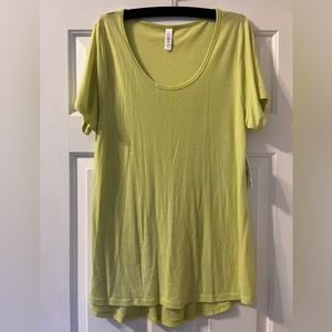 BNWT Lularoe Classic T